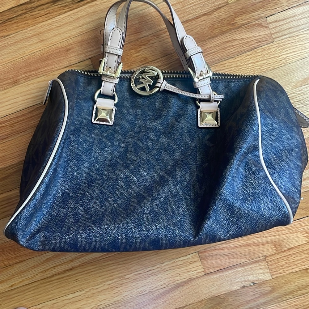 Large Michael Kors Purse/Handle bag